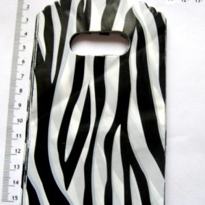 Punguta plastic de cadou cu alb negru 52111